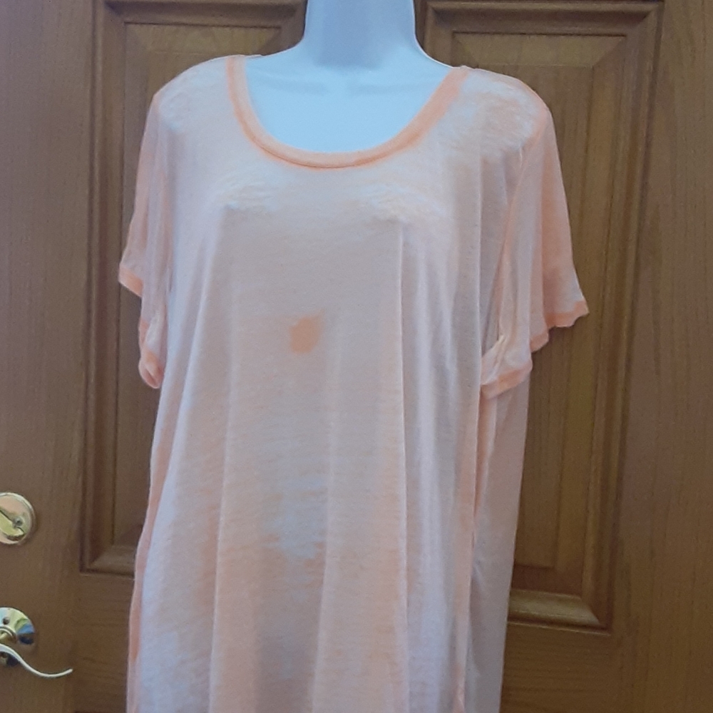 DKNY T-shirt, size 2X, light orange color - Picture 1 of 3